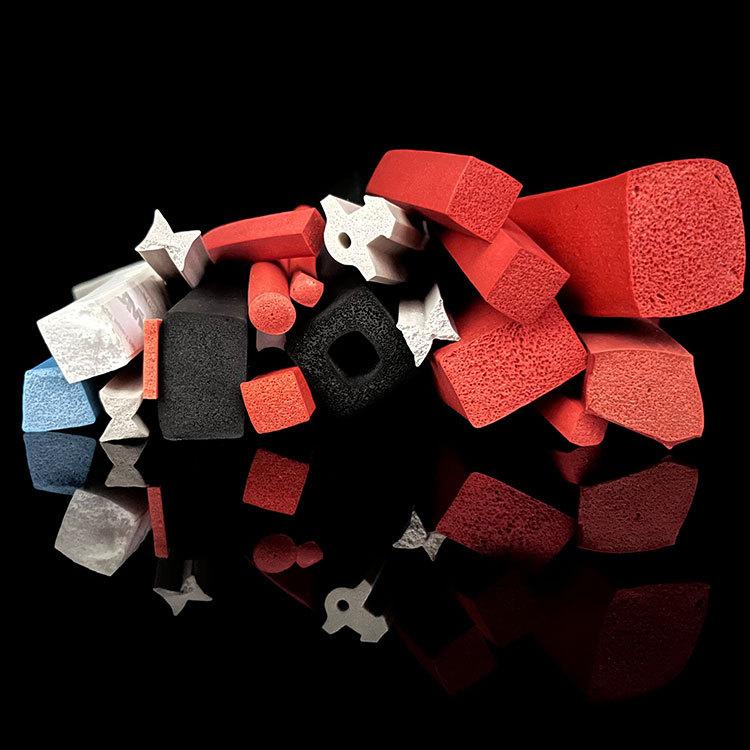 需要兼顧耐溫與彈性？嶸牌硅膠發泡密封條兼具彈性與耐溫性，綜合性能優異